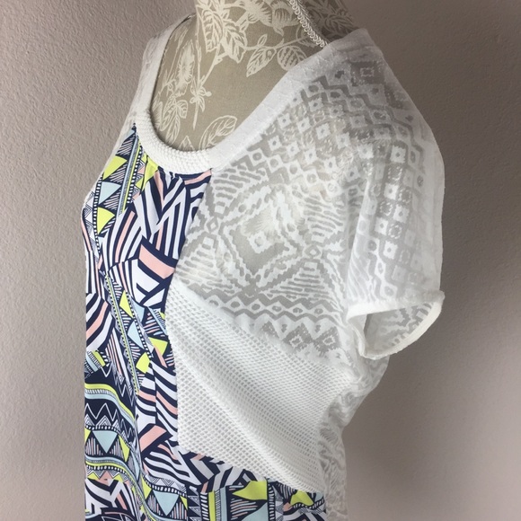 Miss Me Top White Lace Abstract Print Small - Picture 4 of 7